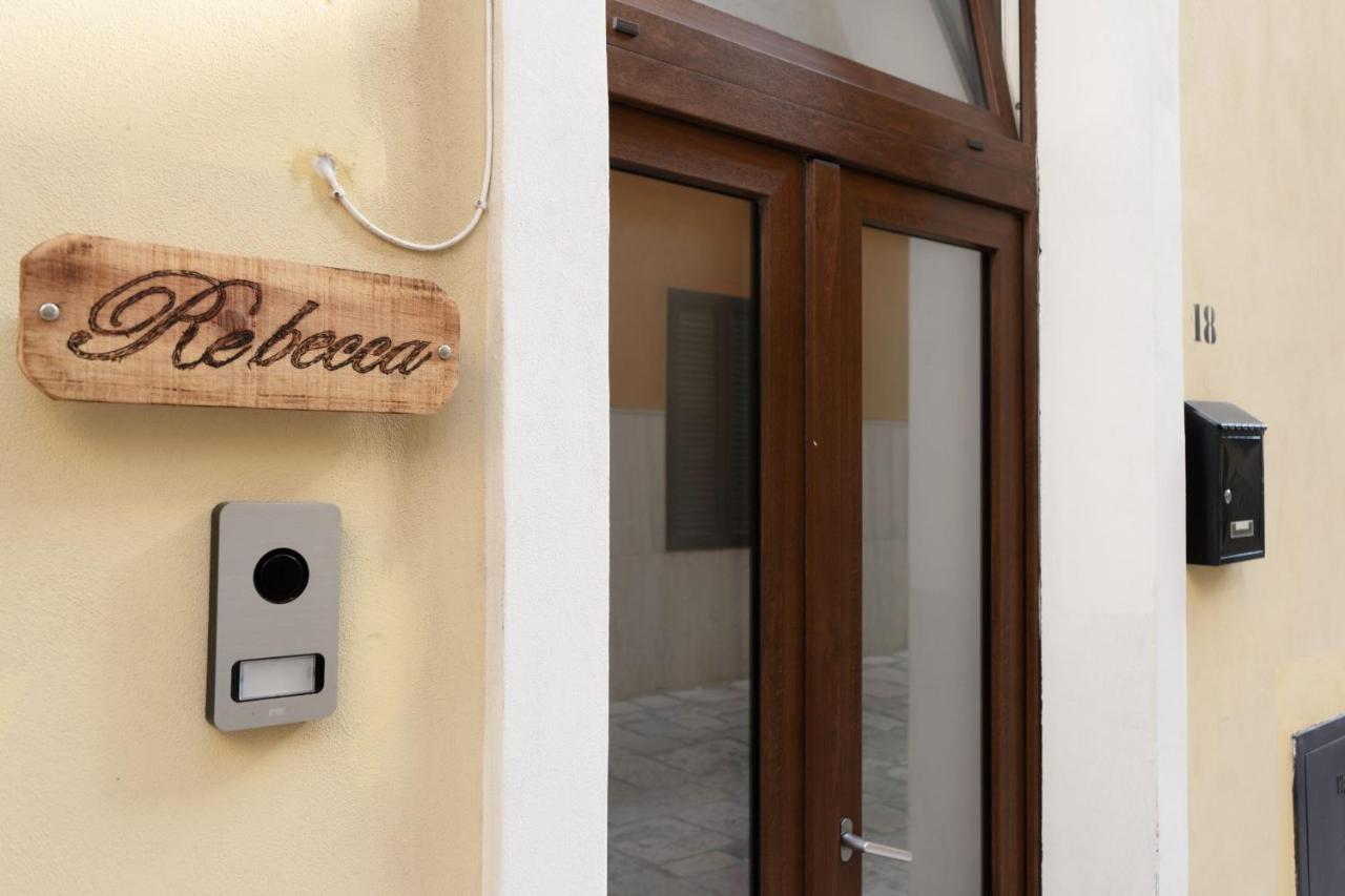 Casa Rebecca Apartment Brindisi Luaran gambar