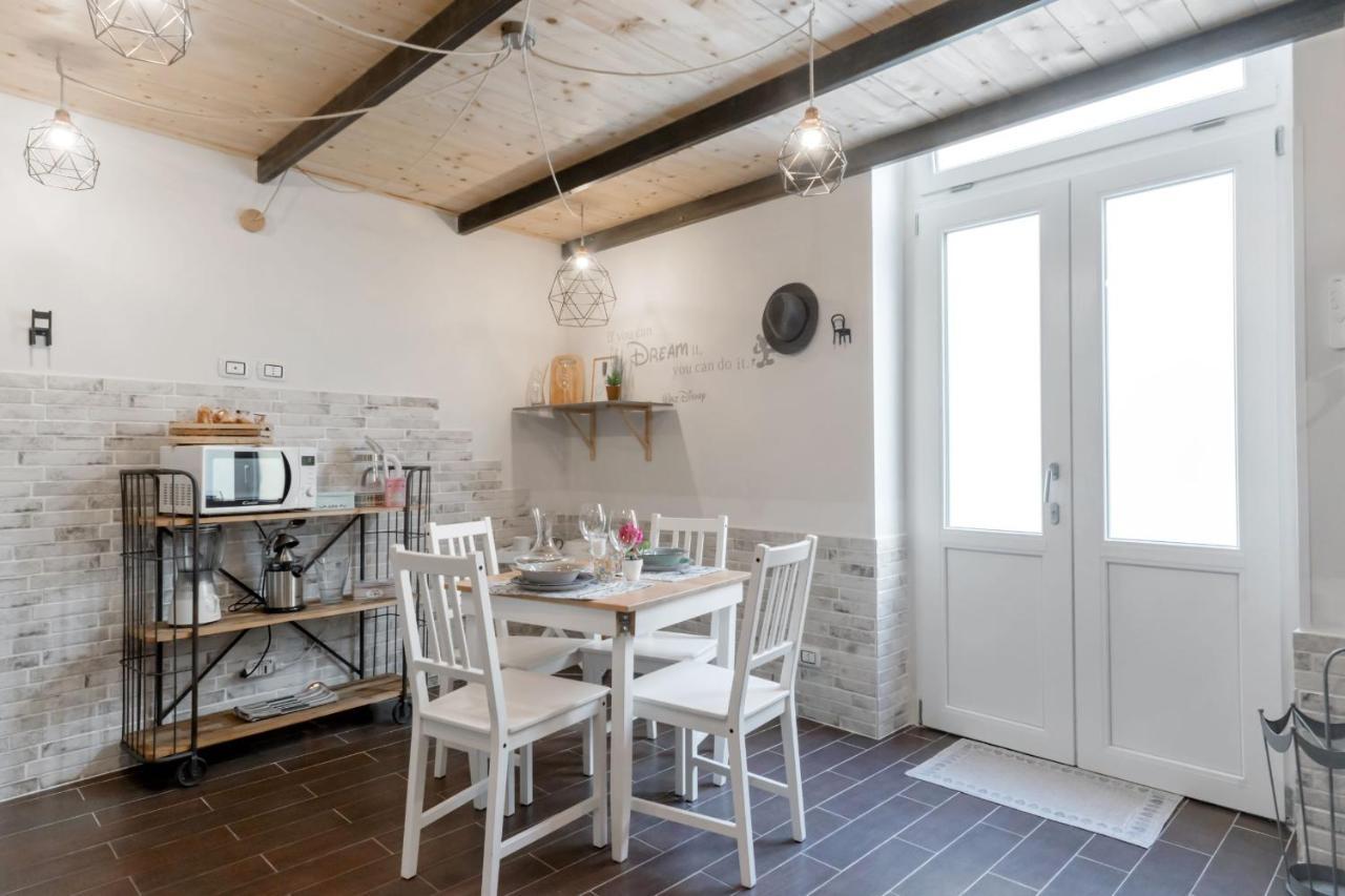Casa Rebecca Apartment Brindisi Luaran gambar